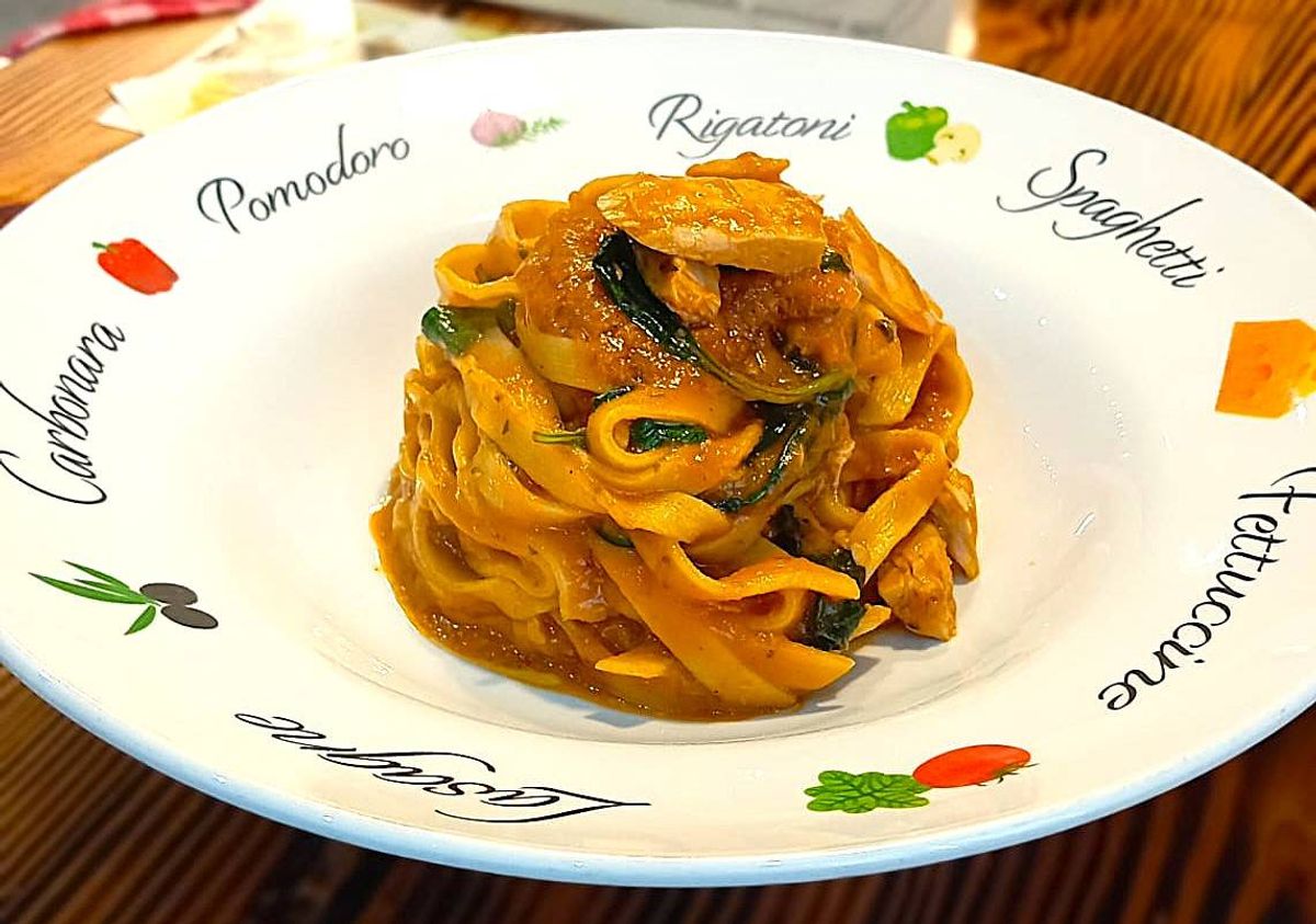 Paste cu Sos Ragù de Ton